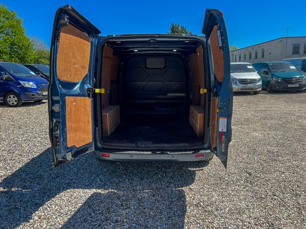 Ford Transit Custom SWB (SOLD) L1H1 Low Roof Limited 300 Air Con Alloys Sensors EURO 6 NO VAT 9