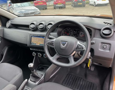 Dacia Duster 1.6 Duster Comfort SCe 4x2 5dr 17