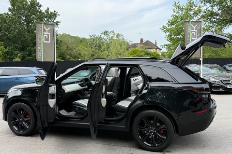 Land Rover Range Rover Velar R-DYNAMIC HSE - ALL BLACK - SLIDING PAN ROOF -2 OWNERS - SERVICE HISTORY 24