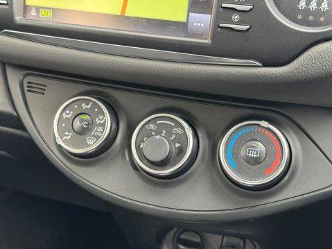 Toyota Yaris 1.5 VVT-i Icon Tech Euro 6 5dr 17