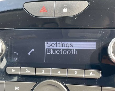 Renault Clio 1.1 Clio Play 5dr 27