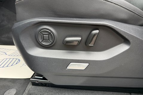 Volkswagen Touareg V6 BLACK EDITION TSI - DEMO +1 OWNER - FULL VW SERVICE HISTORY 30