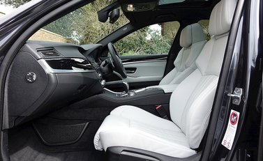 BMW M5 Competition Package 11