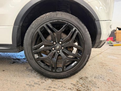 Land Rover Range Rover Evoque 2.0 TD4 HSE Dynamic Auto 4WD Euro 6 (s/s) 2dr 29