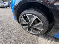 Peugeot e-208 GT PREMIUM 13