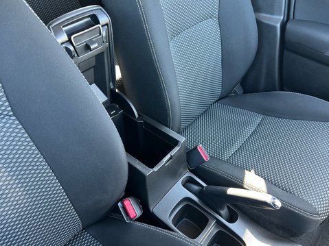 Suzuki Vitara SZ-T BOOSTERJET MHEV 28