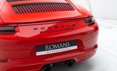Porsche 911 Carrera 4 GTS (991.2) 38