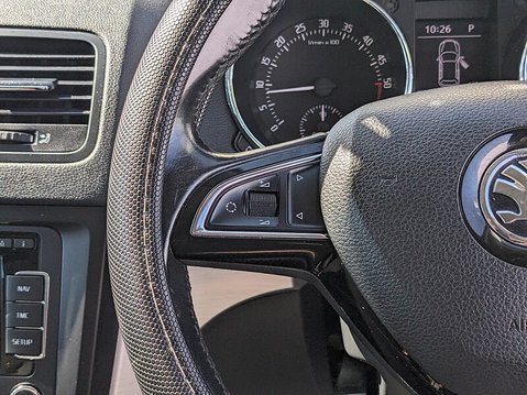 Skoda Yeti BLACK EDITION TDI CR DSG 19