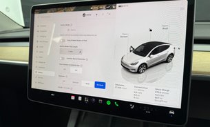 Tesla Model Y LONG RANGE AWD TOW BAR One Owner GROK AI Adaptive LEDs Pano Roof VAT Q 21