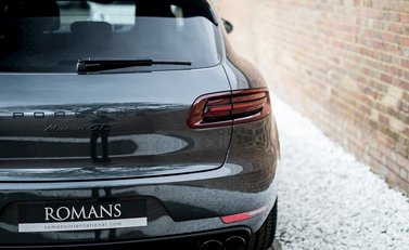 Porsche Macan GTS 26