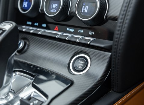 Jaguar F-Type SVR Convertible 32