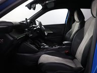 Peugeot 2008 GT PREMIUM 43