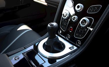 Aston Martin V12 Vantage S Roadster 20