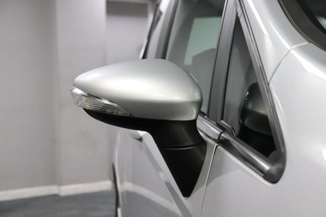 Ford B-Max TITANIUM NAVIGATOR 33