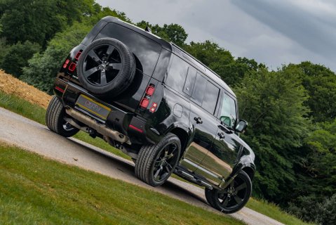 Land Rover Defender P400e XS Edition 20