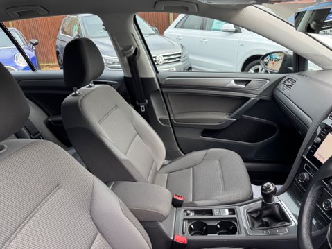 Volkswagen Golf SE NAVIGATION TSI BLUEMOTION TECHNOLOGY 34