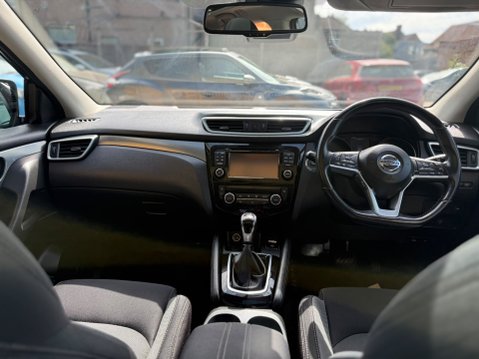 Nissan Qashqai 1.2 DIG-T N-Connecta SUV 5dr Petrol XTRON Euro 6 28