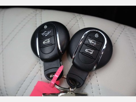 Mini Hatch 1.5 Cooper Exclusive Auto 3dr 43