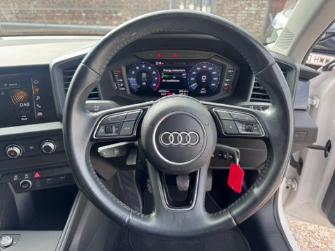 Audi A1 SPORTBACK TFSI TECHNIK 14