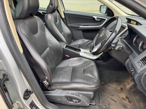 Volvo XC60 2.4 D5 SE Lux Geartronic AWD Euro 4 5dr 10