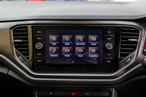 Volkswagen T-Roc SE TSI 21