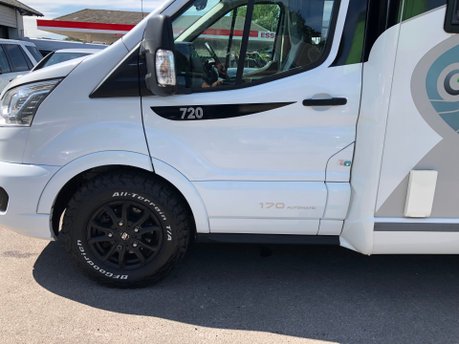 Chausson Titanium 720 Titanium 720 Automatic 6 Berth 3500Kg only 5000 miles 27