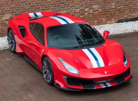 Ferrari 488 Pista 8