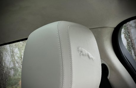 Jaguar F-Pace HSE 26