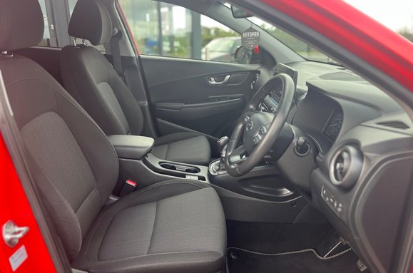 Hyundai KONA T-GDI PREMIUM MHEV 18