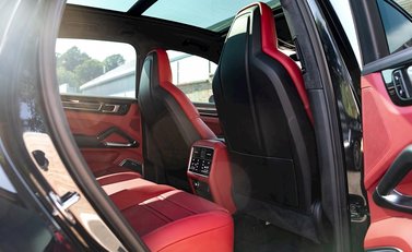 Porsche Cayenne Turbo 16