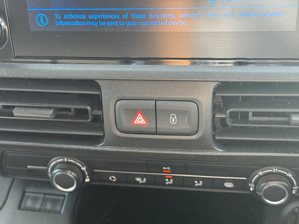 2021 Peugeot PartnerSWB L1H1 [SOLD MM] Low Roof Bluehdi Professional Air Con Sensors EURO 6 — thumbnail 32 of 51