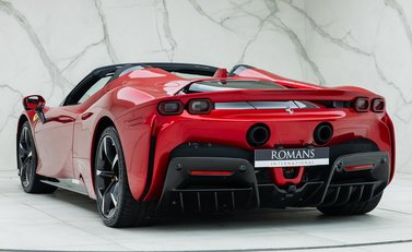 Ferrari SF90 Spider 10