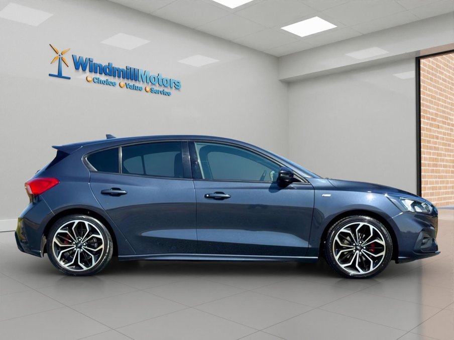 2020 Ford Focus — image 3