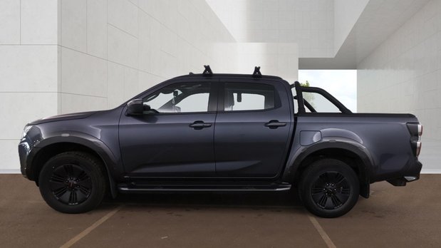 Isuzu D-Max V-Cross | Auto | 1.9 LT | Double Cab | Sensors | Camera | EURO 6 | NO VAT 7