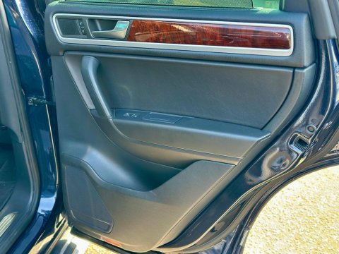 Volkswagen Touareg 3.0h TSI V6 Hybrid Tiptronic 4WD Euro 5 (s/s) 5dr 29