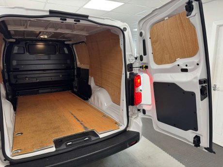 Vauxhall Vivaro 1.5 Vivaro F2900 Professional S/S 28