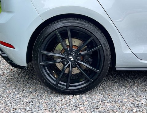 Volkswagen Golf 2.0 Golf R TSi 4WD 5dr 13