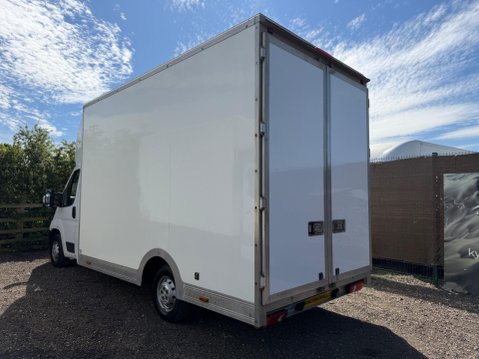 Peugeot Boxer 2.2 BlueHDi 335 Built for Business Low Floor Luton L3 Euro 6 (s/s) 4dr 9