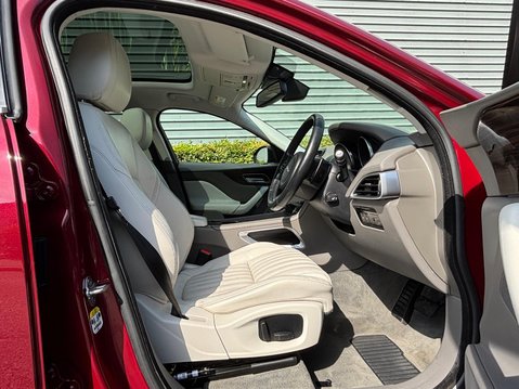 Jaguar F-Pace PORTFOLIO AWD 12