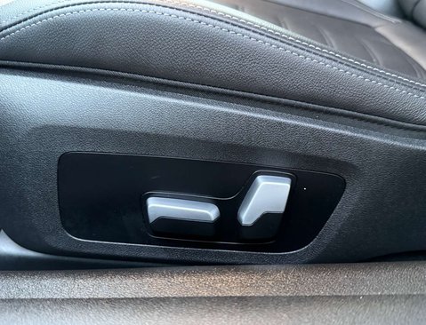 BMW 4 Series 2.0 420i M Sport Professional Edition Auto 2dr 38