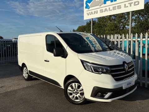 Renault Trafic 2.0 dCi Blue SL28 Sport Panel Van 5dr Diesel Manual L1 H1 Euro 6 (s/s) (130 28