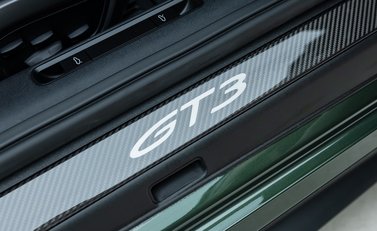 Porsche 911 GT3 TOURING (992) 27