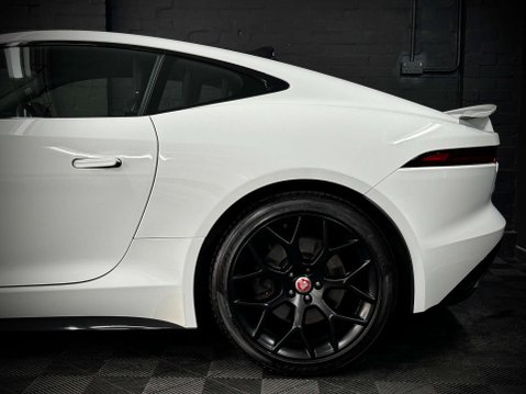 Jaguar F-Type 2.0 F-Type I4 R-Dynamic Auto 3dr 17