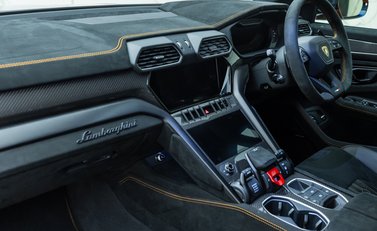 Lamborghini Urus PERFORMANTE 20
