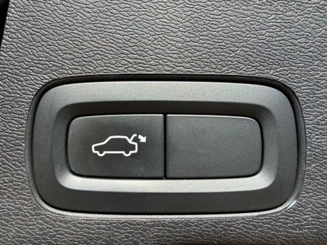 Volvo XC60 2.0 D4 Momentum Auto AWD Euro 6 (s/s) 5dr 24