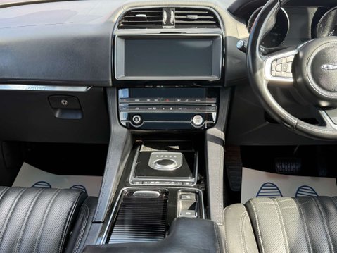 Jaguar F-Pace 2.0 D240 Portfolio SUV 5dr Diesel Auto AWD Euro 6 (s/s) (240 ps) 70