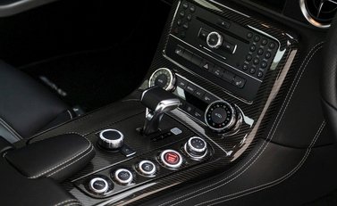 Mercedes-Benz SLS AMG 19