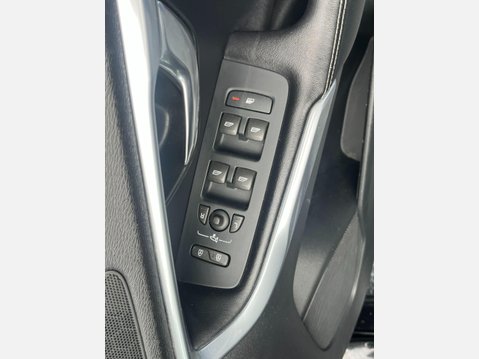 Volvo V40 2.0 D2 R-Design Euro 6 (s/s) 5dr 33