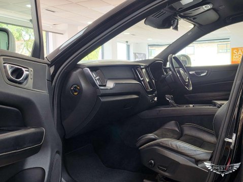 Volvo XC60 2.0 D5 PowerPulse R-Design Auto AWD Euro 6 (s/s) 5dr 56