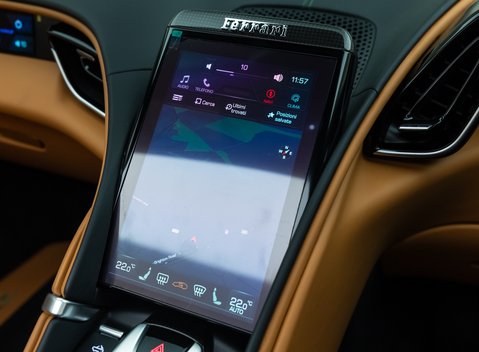 Ferrari Roma SPIDER 23